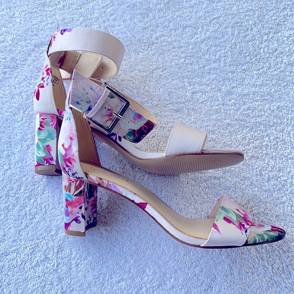 BNWOT Sandals